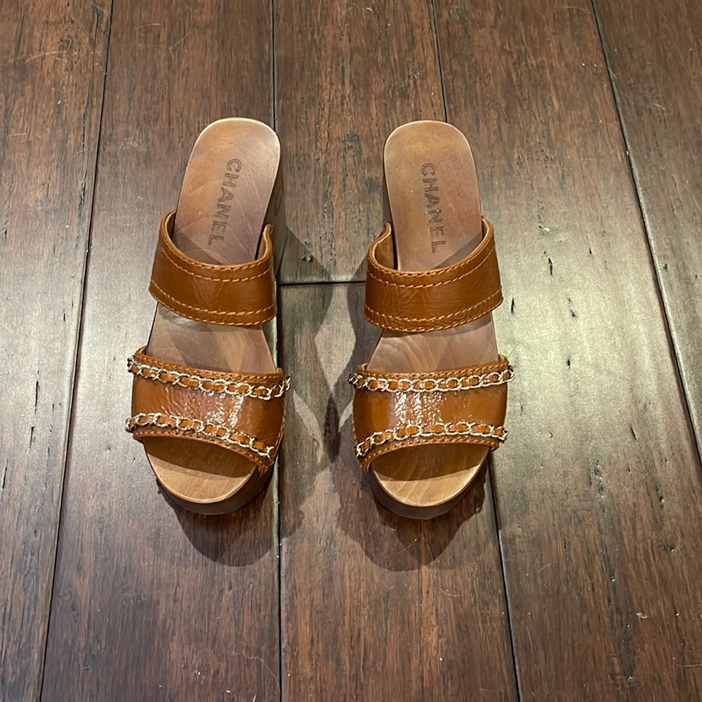 CHANEL 20C Leather Chain Wood Platform Heels Mules Sandals Clogs
